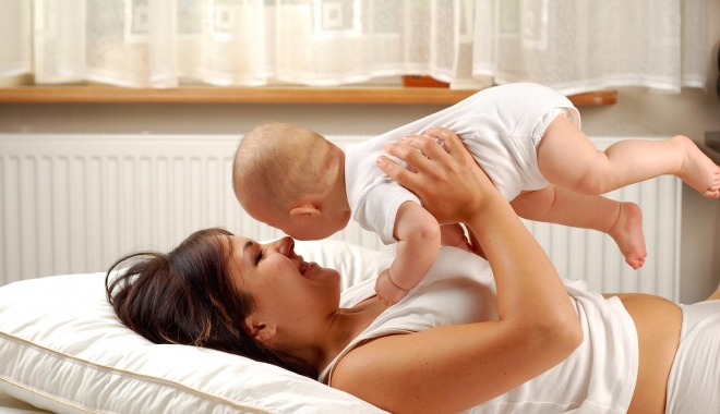 MĂMICI, ATENȚIE! SCHIMBARE IMPORTANTĂ DE MÂINE. CE SE ÎNTÂMPLĂ CU CERERILE PENTRU CONCEDIUL DE CREȘTERE A COPILULUI - mamasicopil-1467283089.jpg