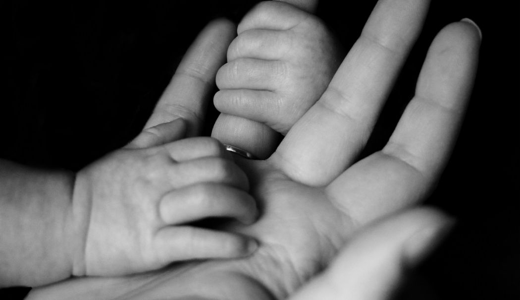 Anumite mame vor primi tichete de 2.000 de lei. Ce vor putea cumpăra - mame-vulnerabile-tichete-sociale-1713367530.jpg