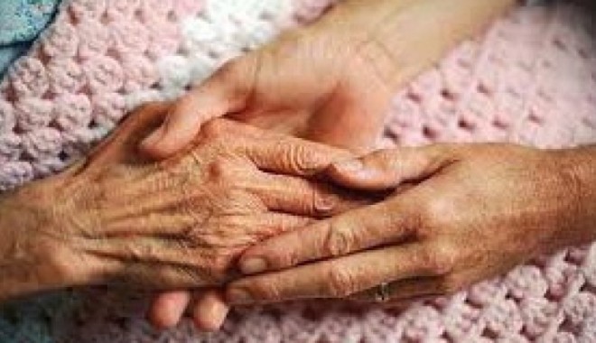 Asistentă acuzată că a rupt mâna unei bătrâne - manafameiebatrana01366300-1358872959.jpg