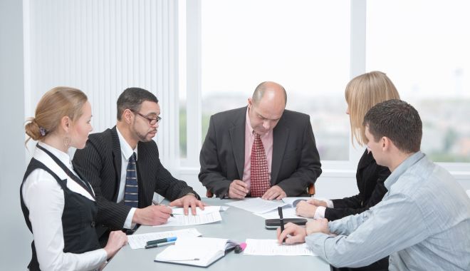 Managerii se așteaptă la un declin accentuat al economiei - managerii-1588346286.jpg