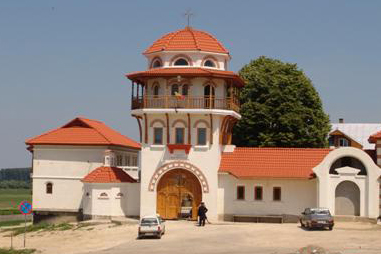Vineri se pune piatra de temelie a noii biserici a Mănăstirii Dervent - manasitireaderventext1-1319554500.jpg