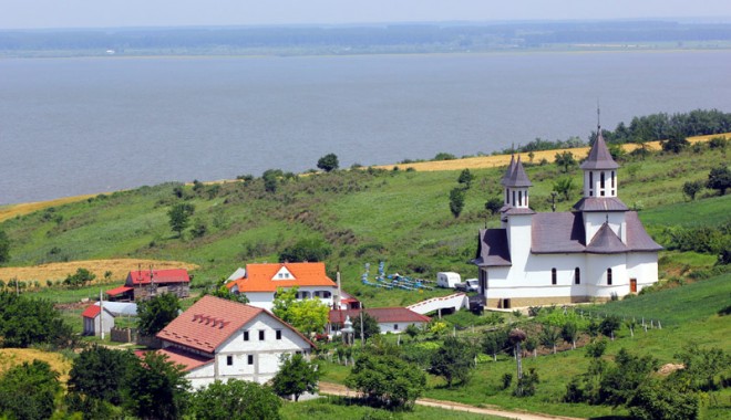 Mănăstirea Strunga, locul unde pelerinii pot medita în liniște - manastireastrunga1-1403282421.jpg