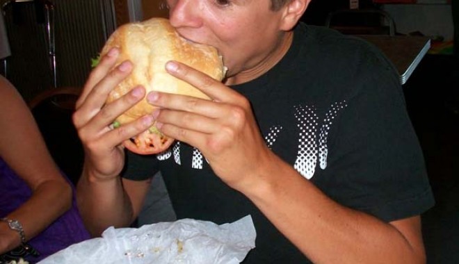 Ce spune felul în care mănânci despre cum te descurci în pat - mancaresex-1364397246.jpg