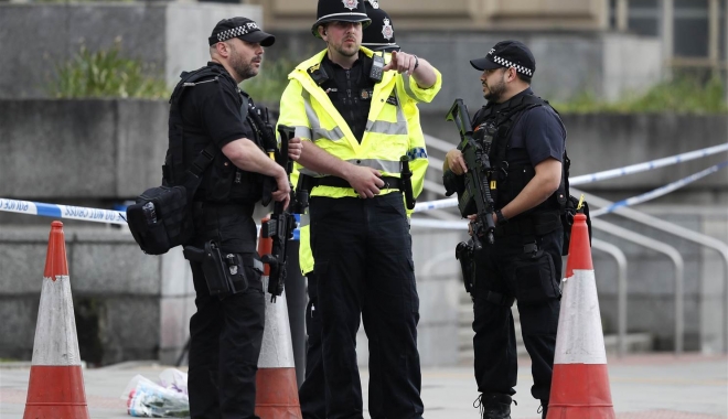ATENTAT MANCHESTER / Un bărbat de 23 de ani a fost arestat în apropiere de Brighton - manchesterpolice-1496036640.jpg