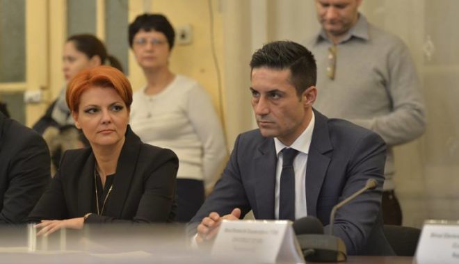 Securitate sporită pentru sălile în care Comisia SRI își desfășoară activitatea - manda-1518542900.jpg