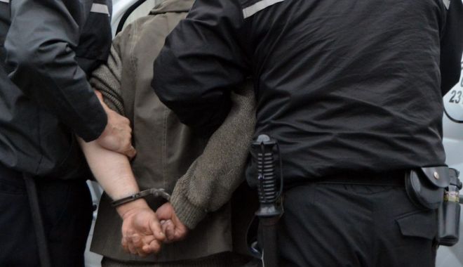 Hoți prinși de polițiști - mandate-1585139442.jpg