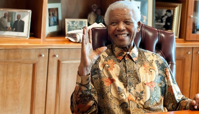 Nelson Mandela a fost externat din spital - mandela-1378038702.jpg