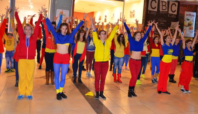 Un flashmob extraordinar,  organizat de Total Dance Center - mandri3-1417533404.jpg