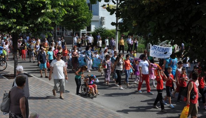 Primăria Mangalia a organizat, în premieră, Carnavalul Vacanței - mangalia-1371388982.jpg