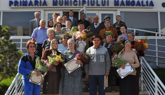 Vârstnicii Mangaliei, recompensați de primarul Cristian Radu - mangalia-1380303536.jpg