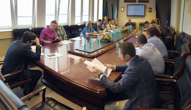 Consilierii locali din Mangalia au aprobat reabilitarea trotuarelor din oraș - mangalia-1525607863.jpg