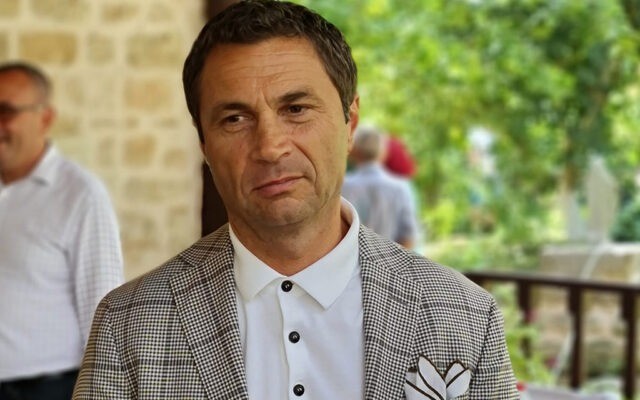 Primarul PNL din Mangalia, revoltat că românii își fac concediul în străinătate: „Trimiteți banii afară”