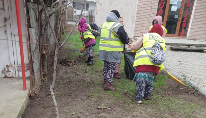 Primăria Mangalia, acţiune de igienizare într-unul din cartierele oraşului