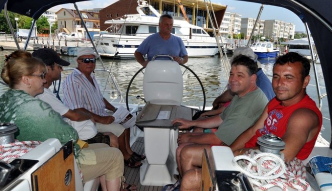 Primăria Mangalia a inaugurat ambarcațiunea Clubului Nautic - mangalia2-1374409521.jpg