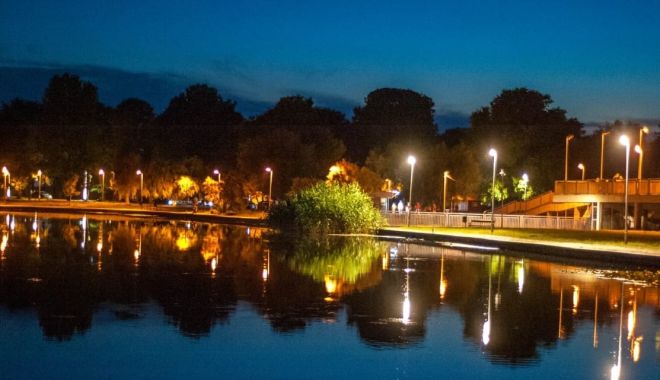 Primăria Mangalia se ocupă de iluminatul stradal în municipiu - mangaliailuminat-1656515432.jpg