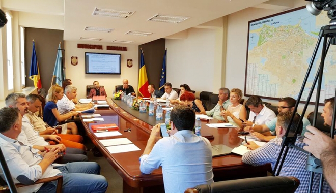 Consilierii locali din Mangalia, vot favorabil pentru transportul gratuit al elevilor din zonele defavorizate - mangalianoulconsiliulocal2016-1507736403.jpg