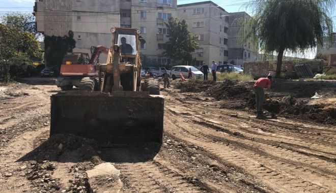 La Mangalia, a început amenajarea parcărilor de reședință, pe locul fostelor garaje - mangaliaparcari-1569263340.jpg