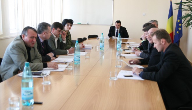 Mangalia, dincolo de ,,domnia'' lui Tusac - mangaliasedintaconsiliu69-1321382825.jpg