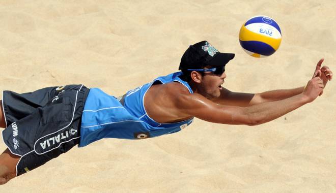 Mangalia, gazda unei competiții de beach volley pentru amatori - mangaliavolei-1440524059.jpg