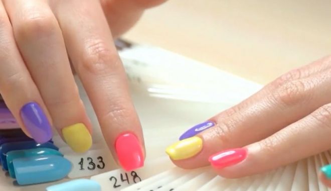Manichiura perfectă: Tendinţe şi sfaturi pentru sezonul rece - manichiura-1637068734.jpg