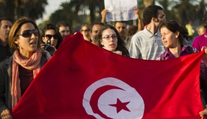 Mii de manifestanți cer demisia guvernului din Tunisia - manifest-1377419489.jpg