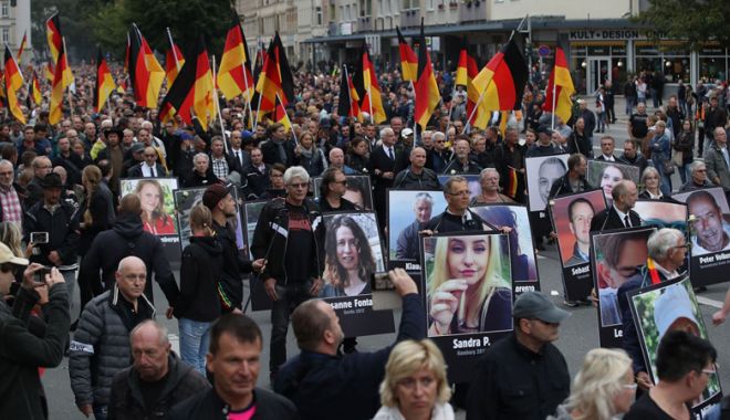 Manifestații pro și contra imigranților, în Germania - manifestatii-1535899996.jpg