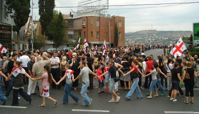 Manifestații la Tbilisi. Vladimir Putin interzice zborurile spre Georgia - manifestatii-1561323818.jpg