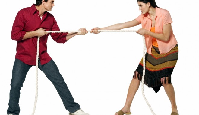 Nu te lăsa manipulată! Învață să nu depinzi de nimeni - manipularea-1380888764.jpg