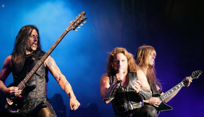Drapelul României, inclus pe coperta noului album al formației Manowar - manowar-1389941389.jpg