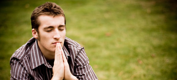 Slavă domnului! - manpraying-1483731935.jpg