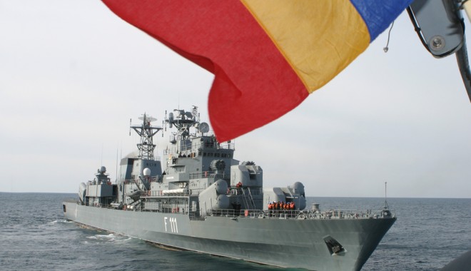 Au început repetițiile pentru Ziua Marinei - marasesti2006-1312971705.jpg