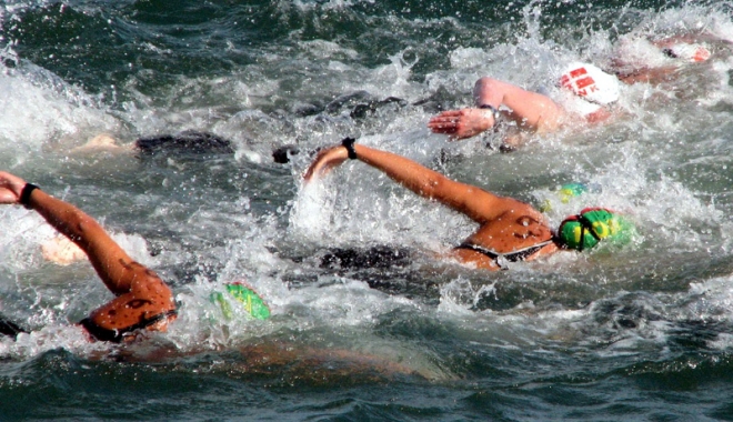 Maraton de înot în Marea Neagră, în week-end,  la Constanța - maratonul-1501169035.jpg