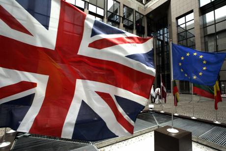 Londra extinde restricțiile impuse imigranților UE la ajutoarele pentru copii - mareabritanie1-1397038357.jpg