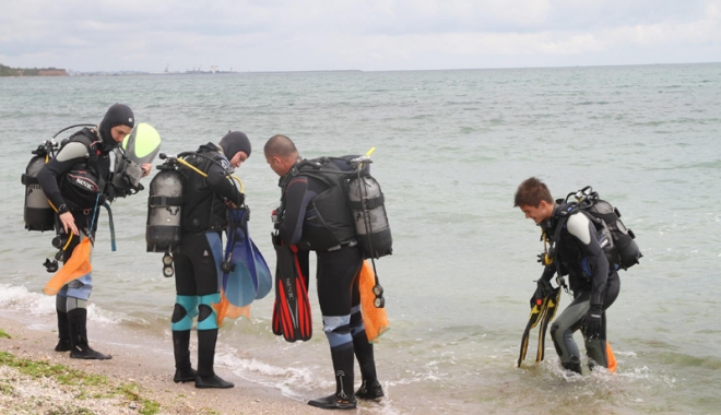 Au făcut curățenie în Rezervația 2 Mai - Vama Veche. Ce au găsit scafandrii pe fundul mării - marenostrum-1465230785.jpg