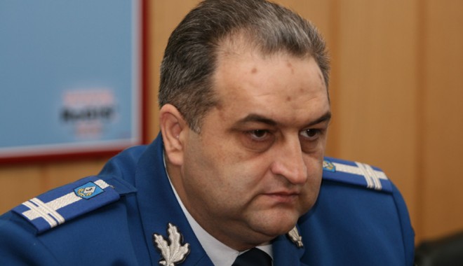 Șeful jandarmilor din Constanța, colonelul Marian Ureche, s-a pensionat - marianurechejandarmi4-1327520832.jpg