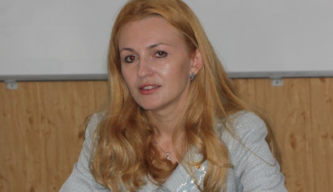 Maria Stavrositu îi provoacă pe Banias și Chiru la o dezbatere publică - mariastavrositu2-1352151431.jpg