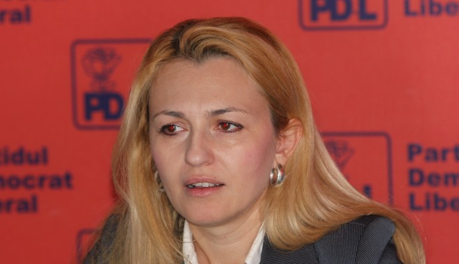 Maria Stavrositu face apel la conducerea Portului să-și folosească capacitățile manageriale - mariastavrositu8-1330347410.jpg