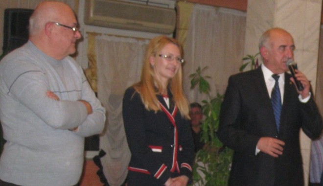 Maria Stavrositu a obținut sprijinul rezerviștilor și veteranilor constănțeni - mariastavrositurezervisti1354114-1354179833.jpg