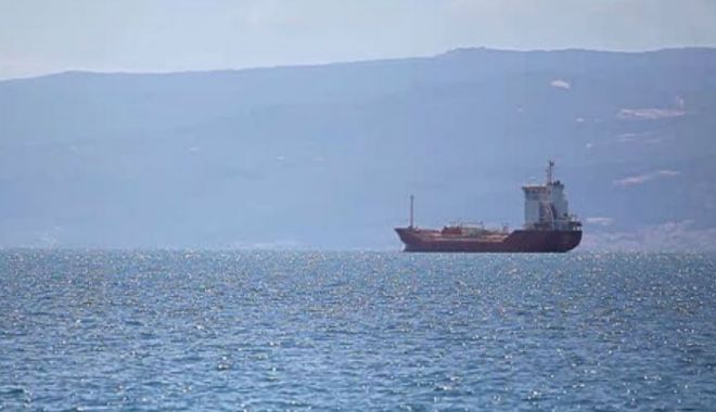 17 ore de COȘMAR! Informații de ULTIMĂ ORĂ despre cargoul atacat de pirați - marinari-1583741027.jpg