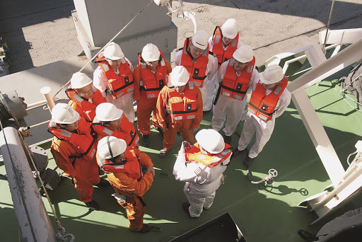 Împiedicăm schimburile de echipaje la nave, dar sprijinim migrația căpșunarilor! - marinari1-1586090272.jpg