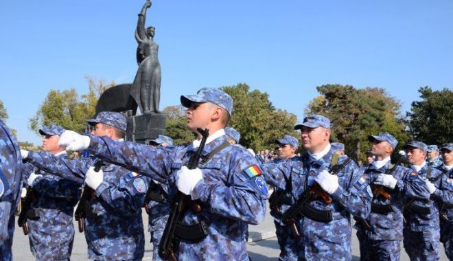 Marinarii militari celebrează Ziua Europei și Ziua Independenței de Stat a României, la Constanța