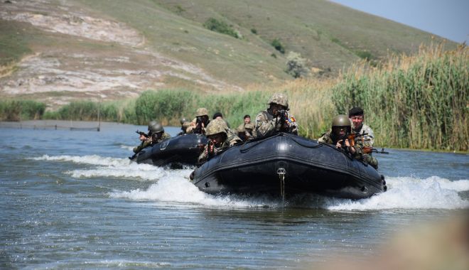 Peste 3.000 de marinari, veterani în teatrele de operații maritime și terestre - marinariveterani-1605292943.jpg