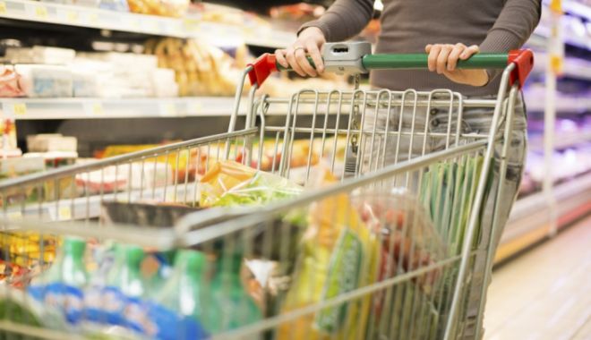 Guvernul va acorda 1,18 milioane de pachete cu hrană și produse de igienă persoanelor defavorizate - market-1590136939.jpg