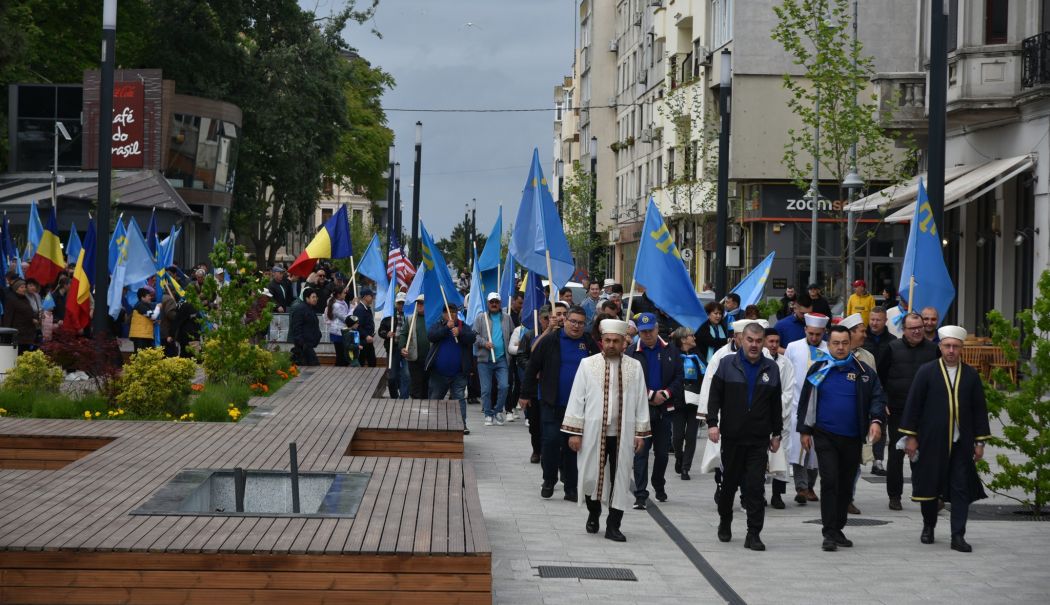 1.500 de tătari prezenți la marșul comemorativ organizat de UDTTMR la 80 de ani de la Surghiunul din 18 mai 1944