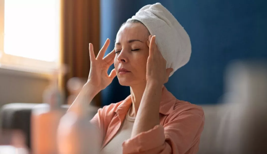 Masajul facial: ritualul simplu care îți schimbă tenul - masaj-1770642074.webp
