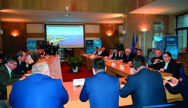 Masă rotundă dedicată transportului trans-caspic spre portul Constanța - masaro-1536239297.jpg
