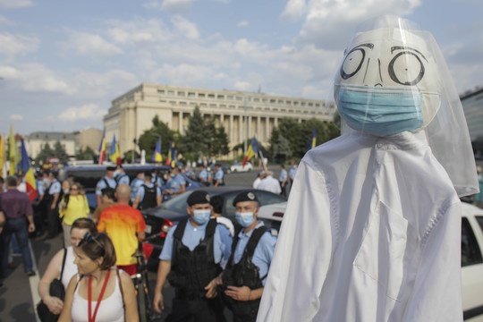 Protest împotriva măștilor și restricțiilor în Piața Universității - masca-1600526283.jpg