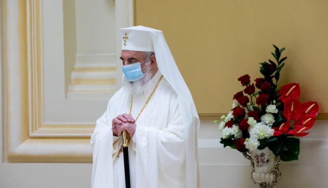 Patriarhul Daniel a transmis mesaje de condoleanțe, după moartea lui Ion Caramitru și Ivan Patzaichin - masca-1630918364.jpg