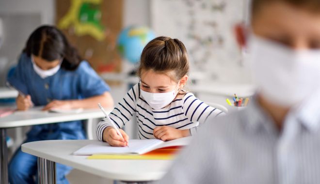 Care sunt elevii care vor învăța online chiar și după redeschiderea școlilor - masca2-1612165762.jpg