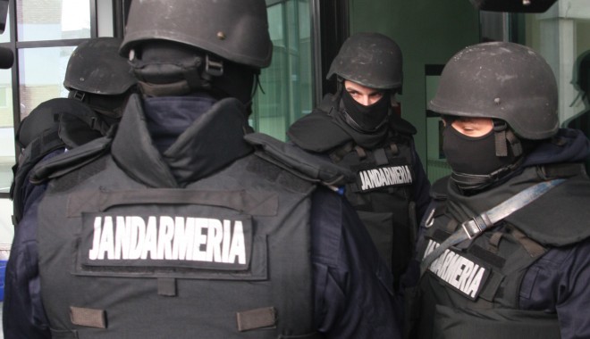 Percheziții la Constanța pentru destructurarea unei rețele privind traficul de persoane - mascat-1333436819.jpg